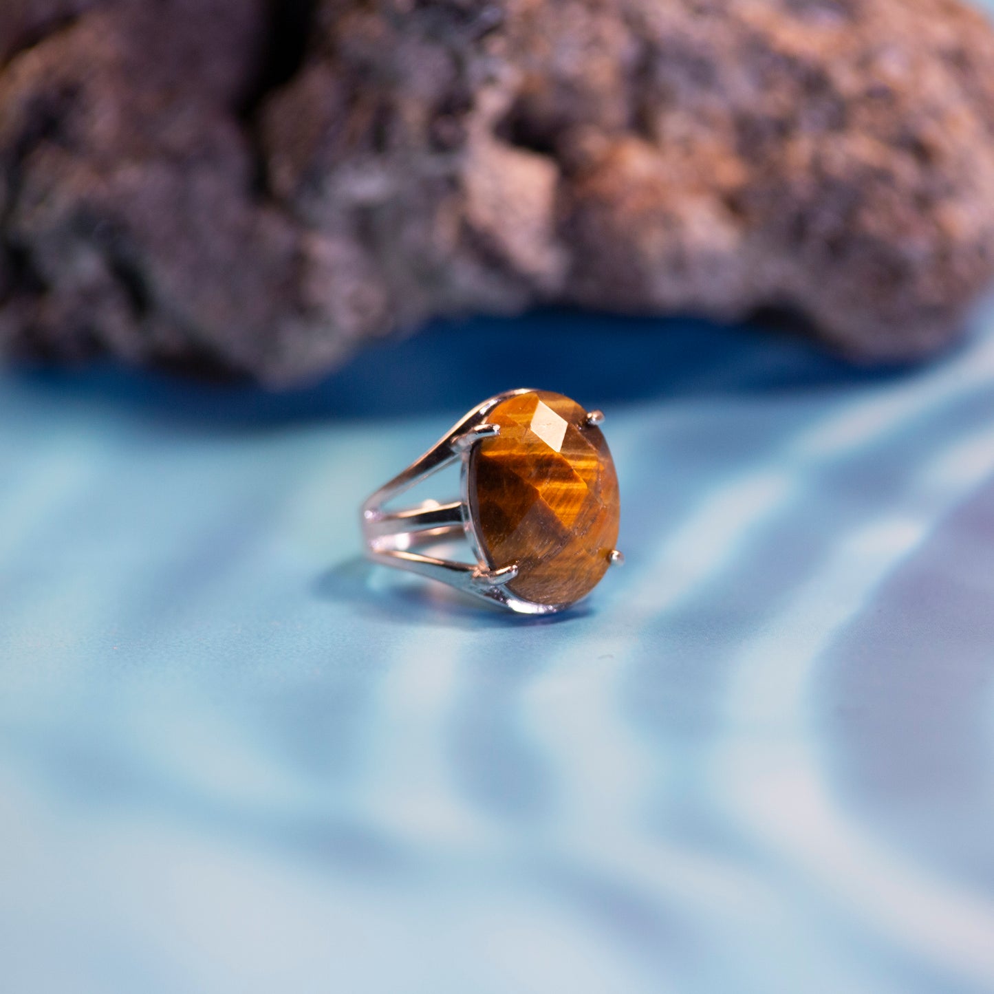 Natural Tigers Eye Crystal ring in metal with Adjustable Size For Men And Women