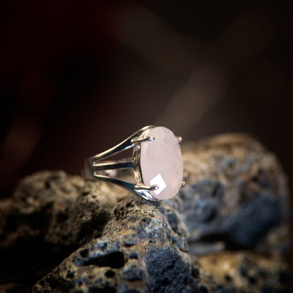 Natural Rose Quartz Crystal ring in metal with Adjustable Size For Men And Women